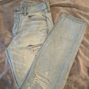 American eagle light wash ripped Tom girl jeans - Size 12 XLONG